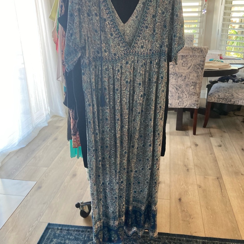 Boho Pebbles Dress size Large NWOT